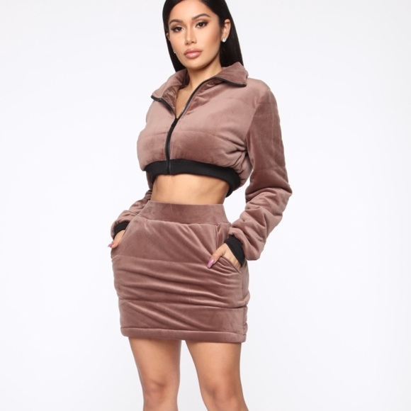 Velour skirt set - Picture 2 of 3